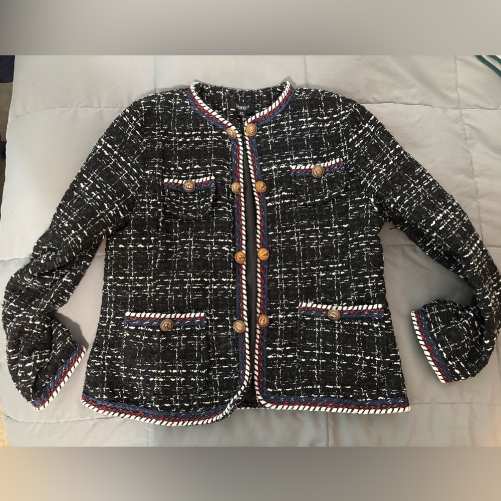 Chic Black Tweed Jacket with Gold Buttons